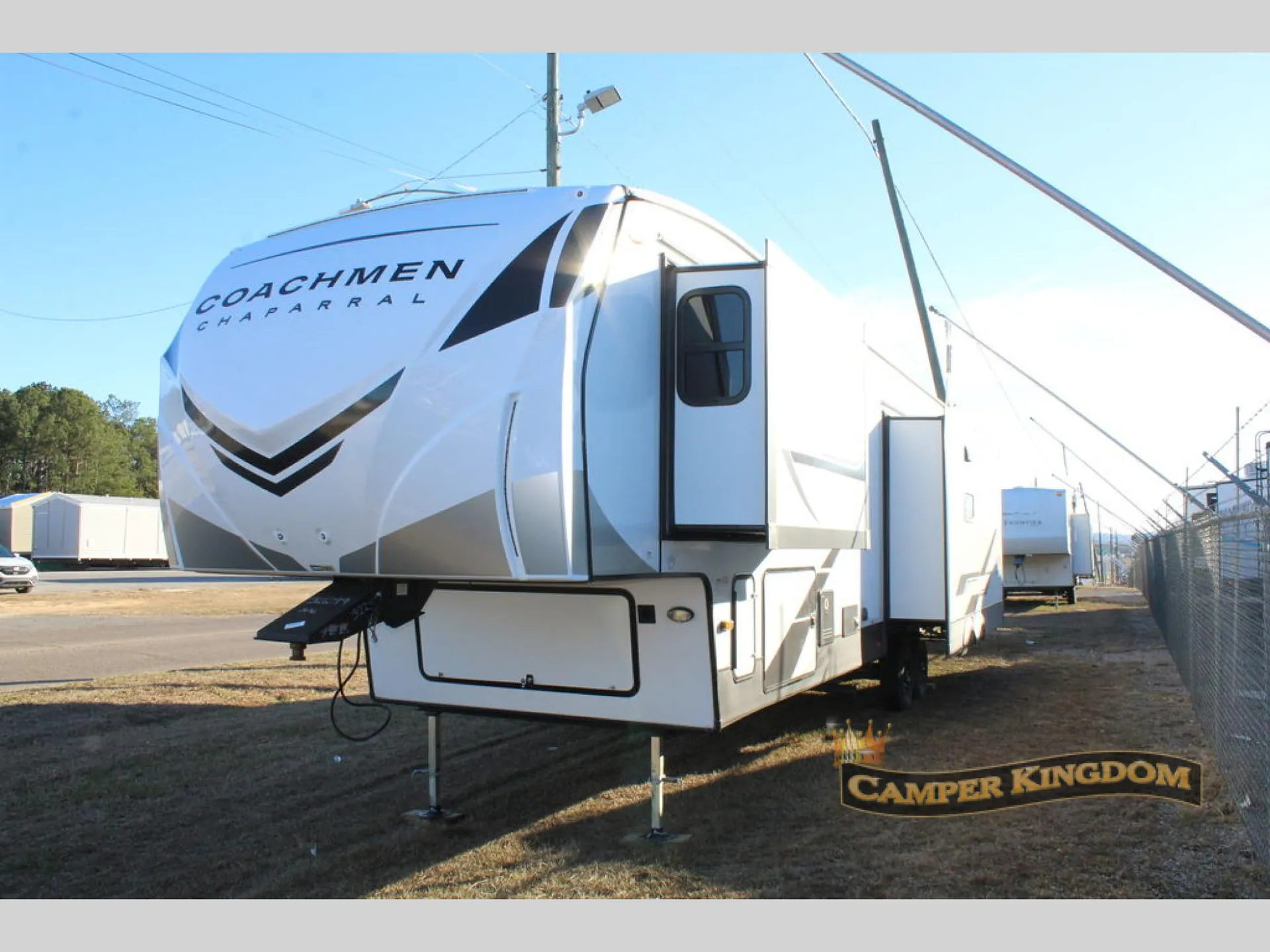 2025 Coachmen Chaparral 389DEK - Photo 4
