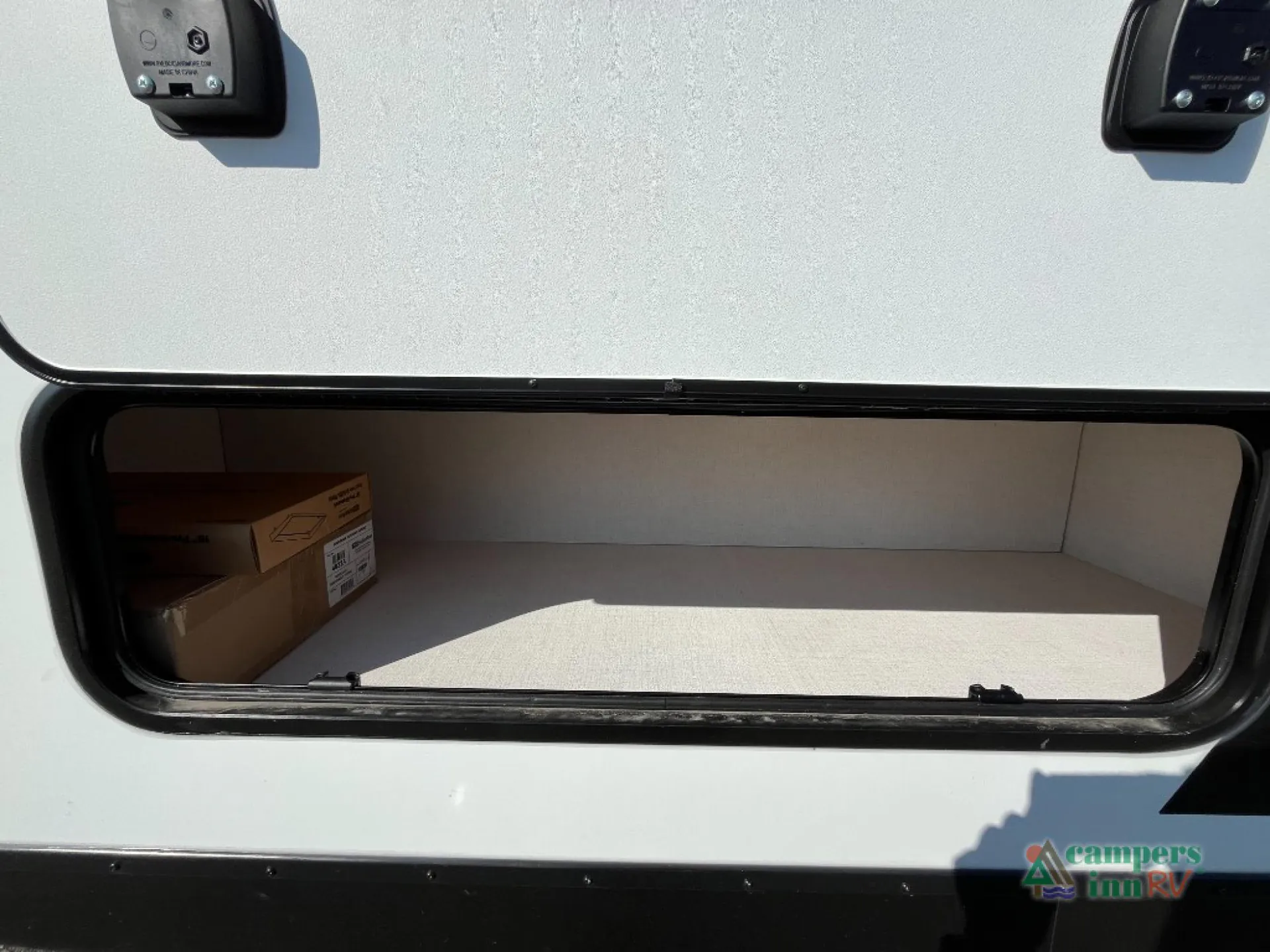 2027 Forest River Grand Surveyor 305RLBS — Photo 7