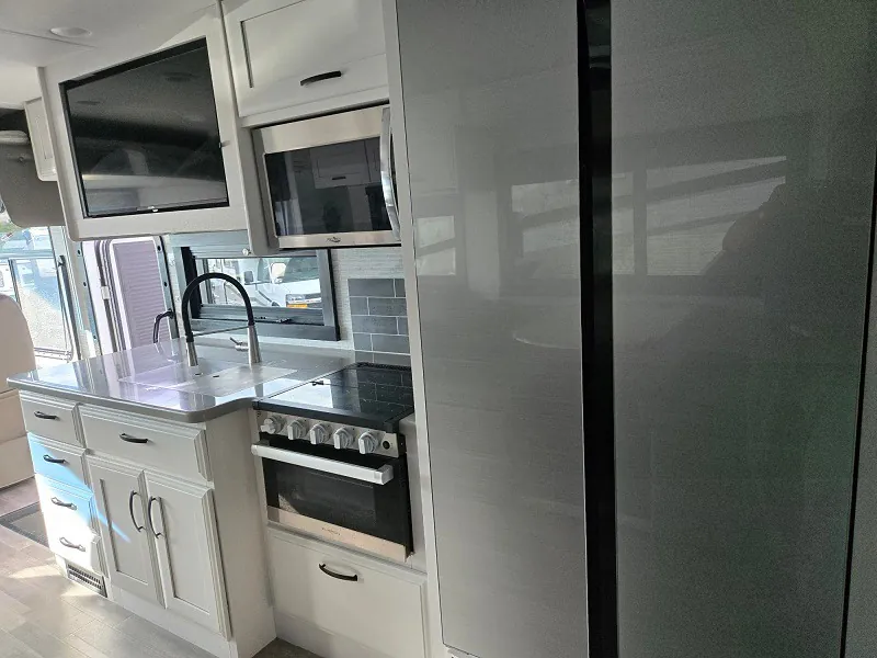 2025 Entegra Coach Vision XL 36A - Photo 4