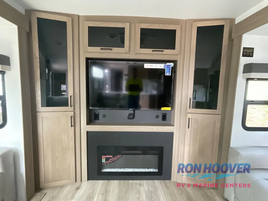 2027 Forest River Rockwood Ultra Lite 2921RL, Photos photo 10