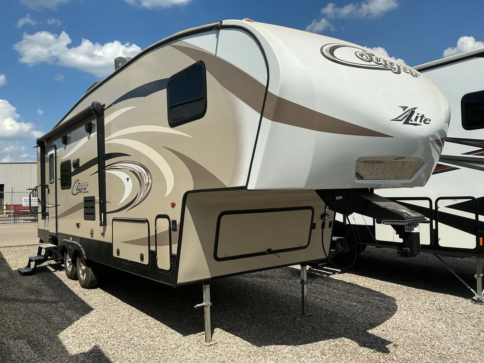 2018 Keystone Cougar XLite 26RLS - Photo 2