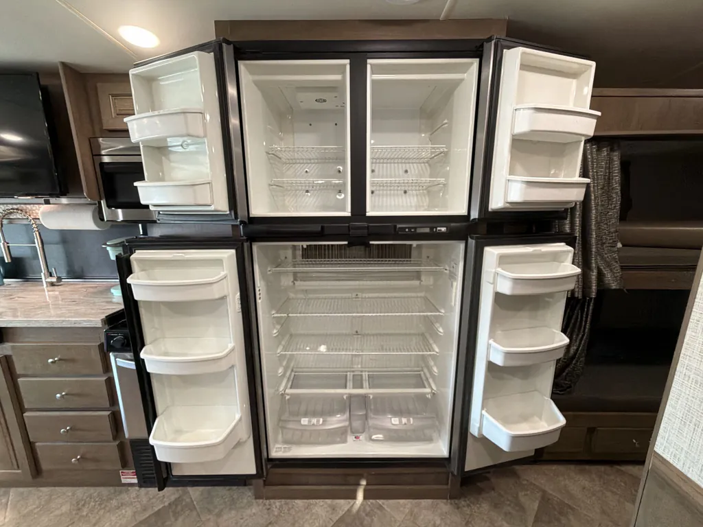 2021 Forest River Georgetown 5 Series GT5 36B5, Photos photo 8
