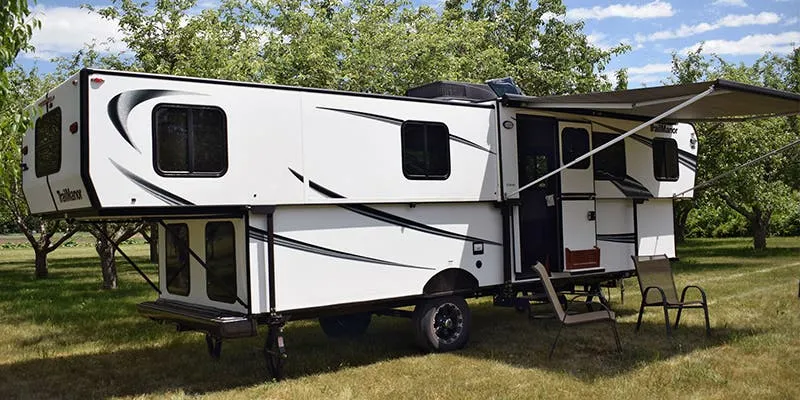 TrailManor 3124 Series KD exterior
