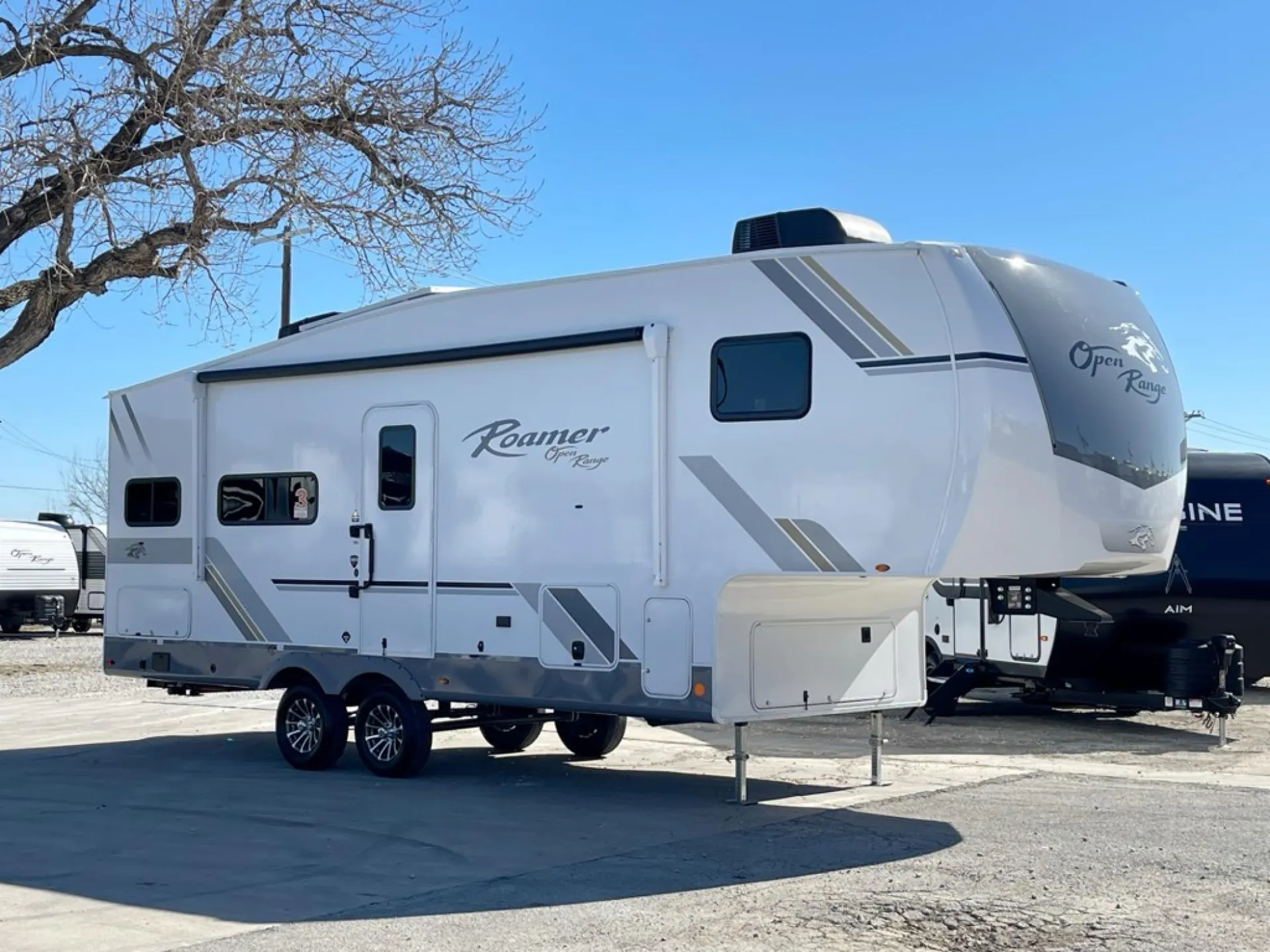 2026 Highland Ridge Roamer Light Duty 24MLDS dealer photo 1 from McClains RV