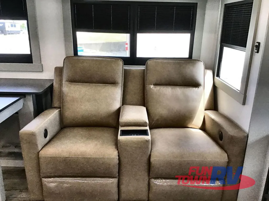 2026 Brinkley Model Z 3600, Photos photo 23
