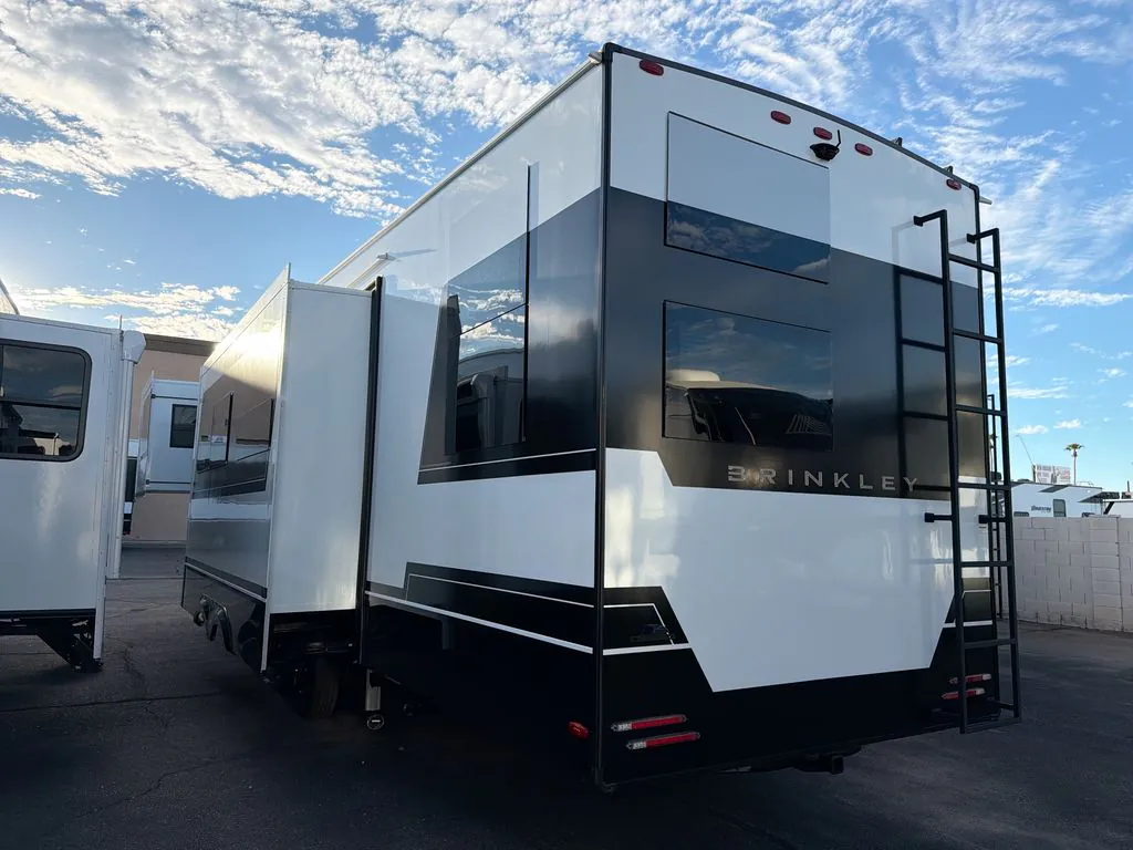 2027 Brinkley Model Z 3510 - Photo 4