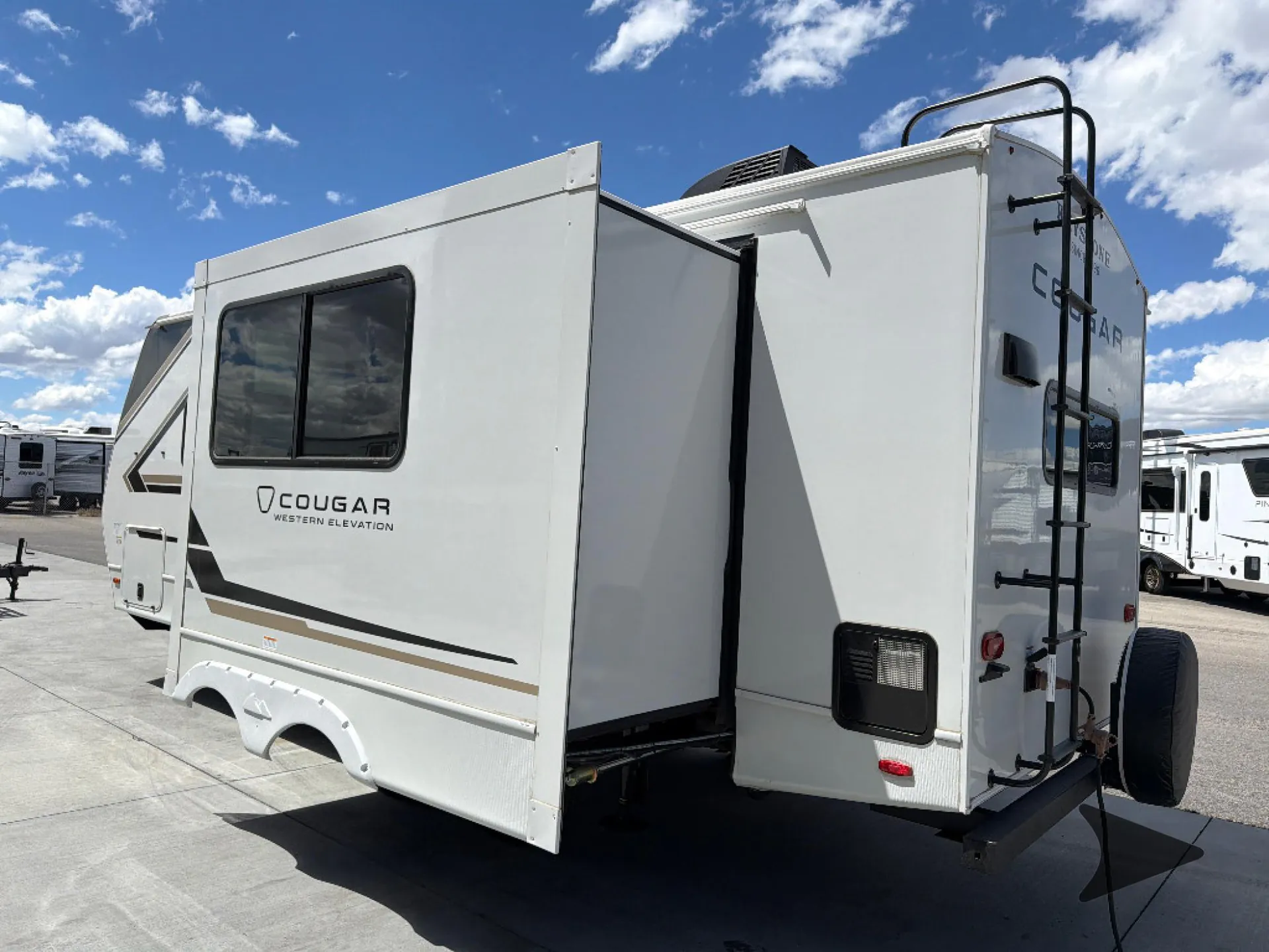 2026 Keystone Cougar Western Elevation 22RKWE dealer photo 5 from Bish's RV