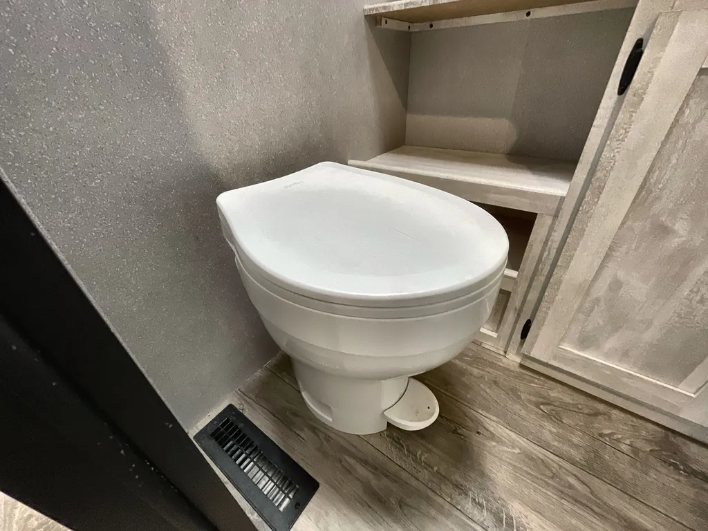2024 Shasta I-5 530QB, Photos photo 17