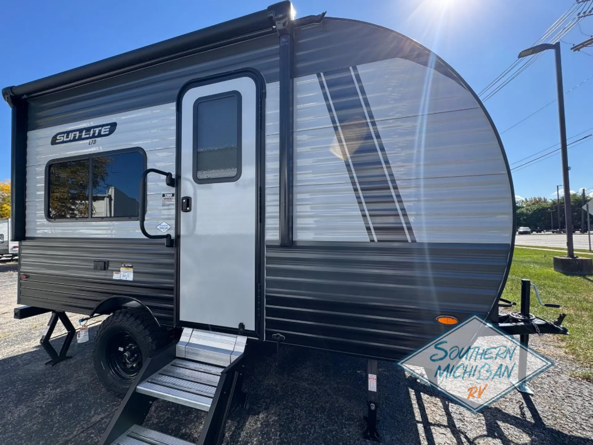 2025 Sunset Park RV Sun Lite LTD 13BH - Photo 2