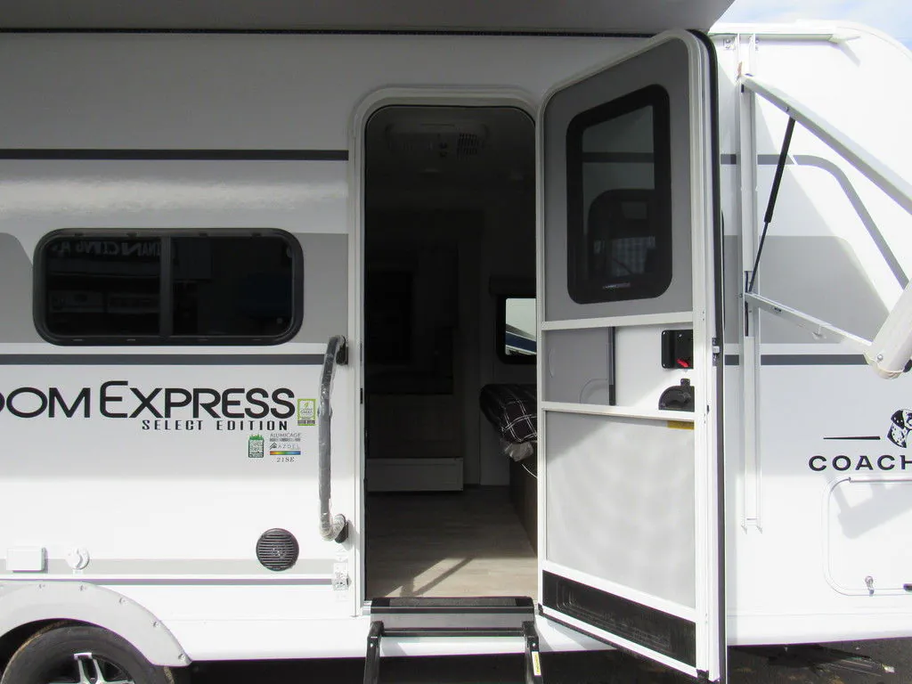 2026 Coachmen Freedom Express Select 21SE, Photos photo 13