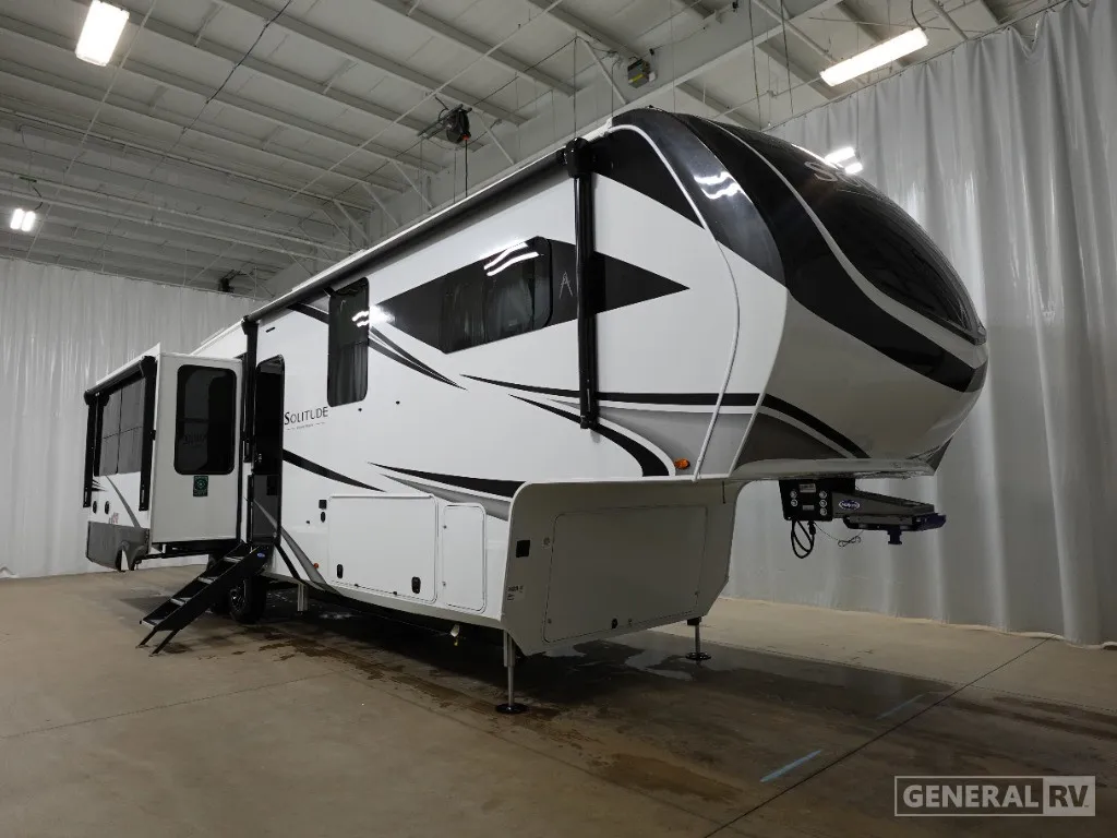 2025 Grand Design Solitude 370DV - Photo 2