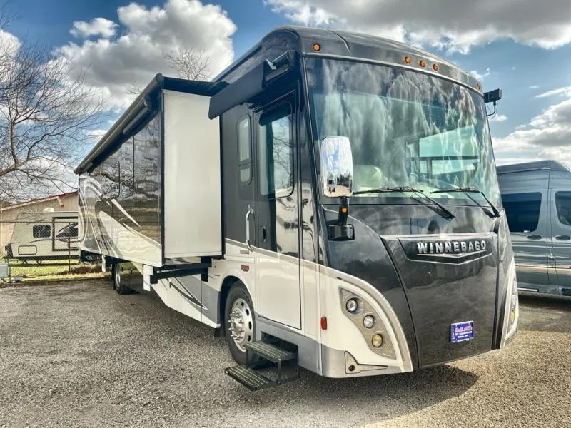 2018 Winnebago Journey 40J - Main photo