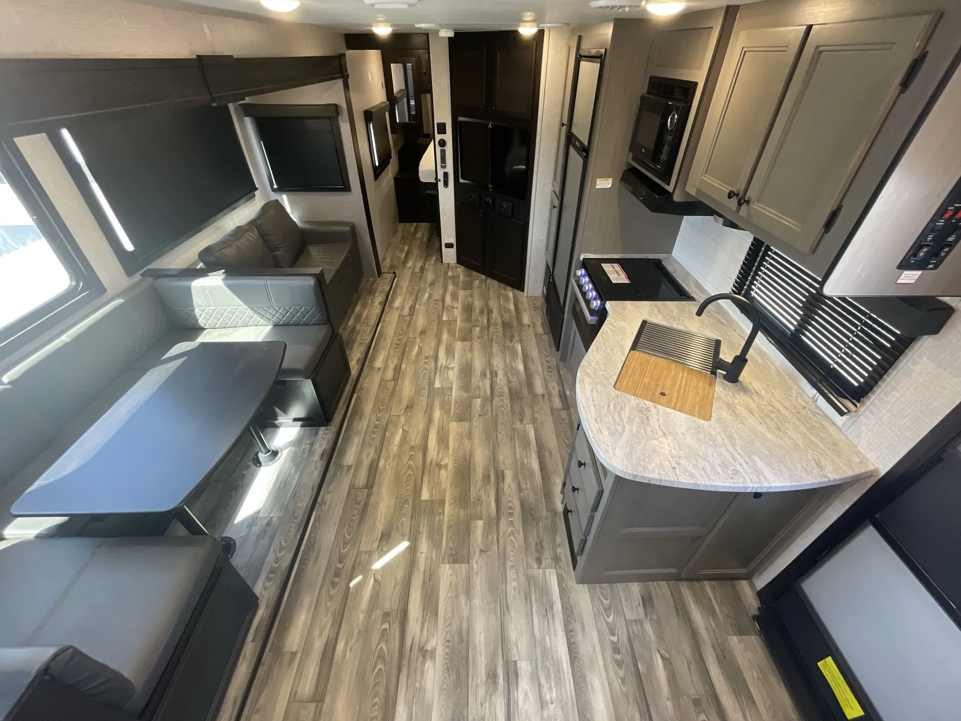 2023 Starcraft Super Lite 252RB — living area main