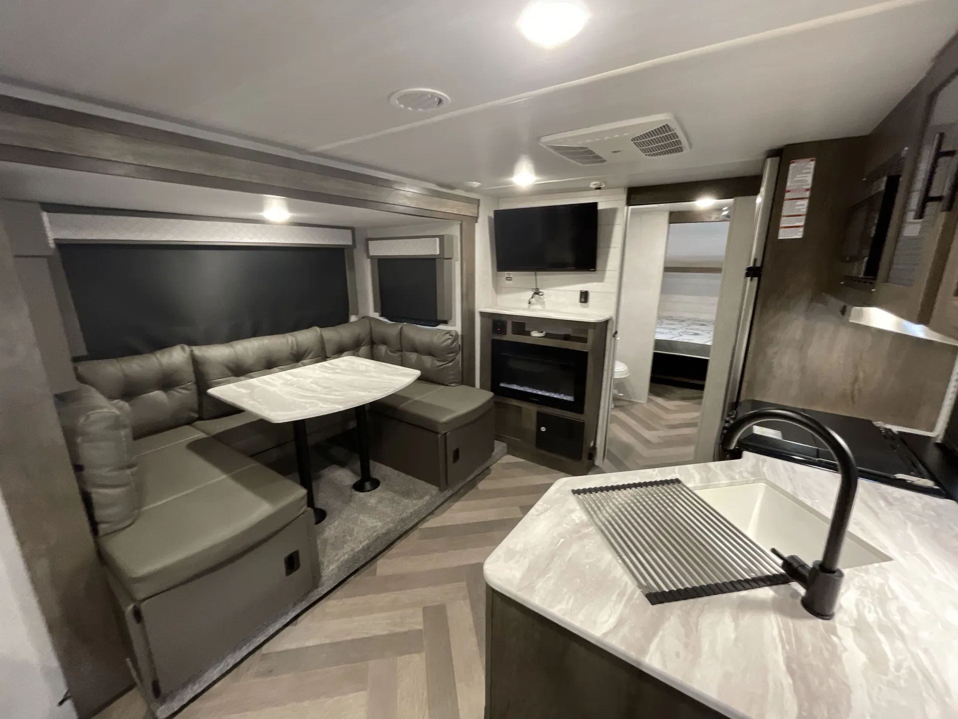 2021 Forest River Wildwood X-Lite 24RLXL — living area main