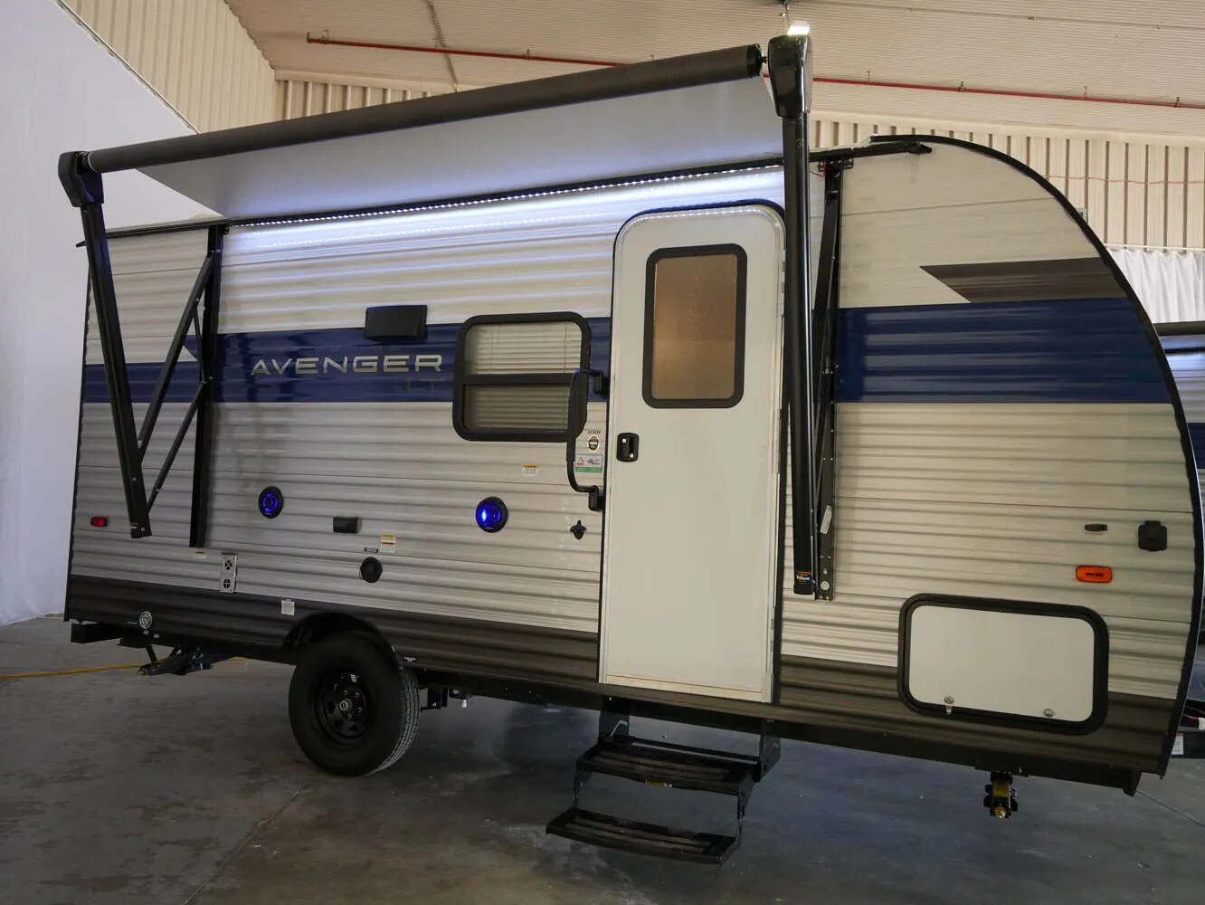Prime Time Avenger LT 17FQS exterior