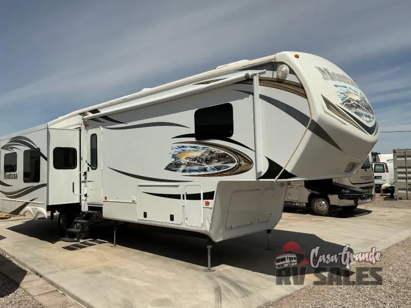 2013 Keystone RV Montana Used    3402 RL - Main photo