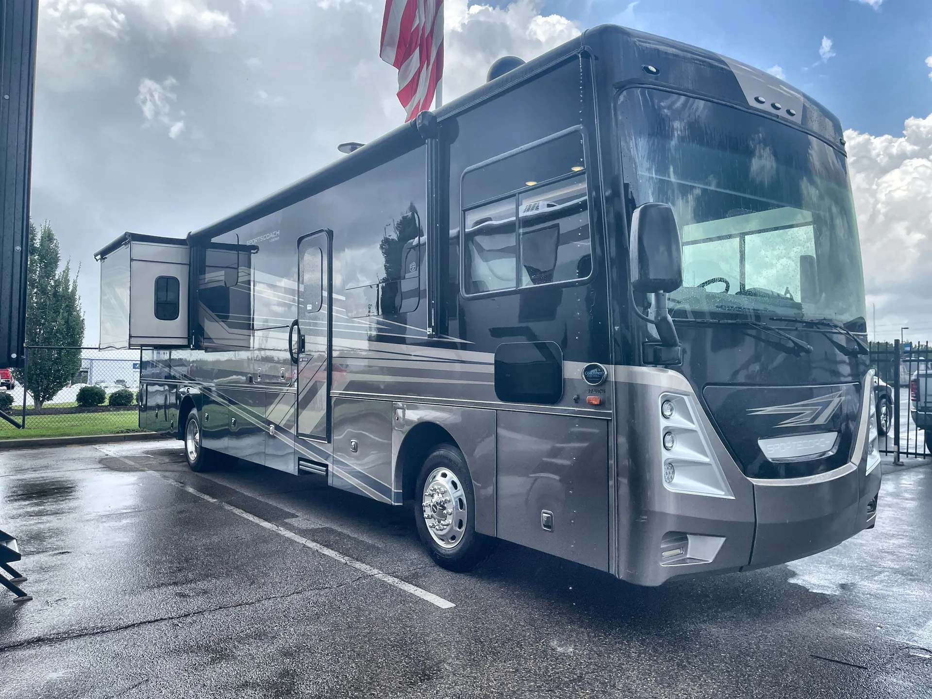 2023 Coachmen Sportscoach SRS 376ES - Photo 2