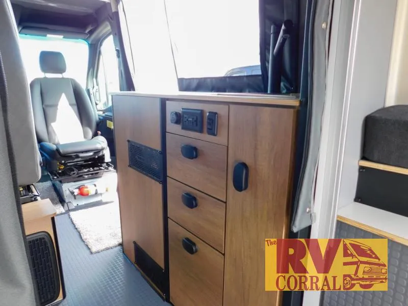 2026 Winnebago Revel 44E - Photo 3