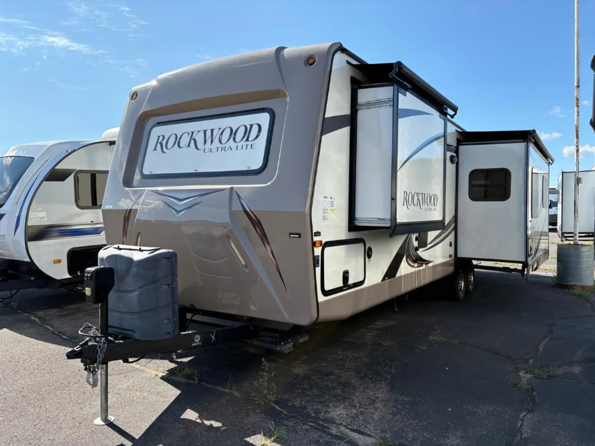 2015 Forest River Rockwood Ultra Lite 2904WS - Photo 4