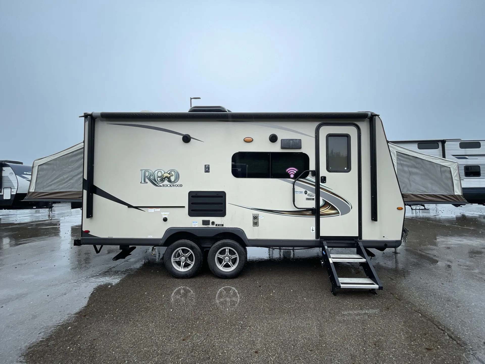 2020 Forest River Rockwood Roo 183 — campside