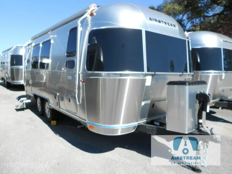 2026 Airstream Flying Cloud 23FB - Photo 2