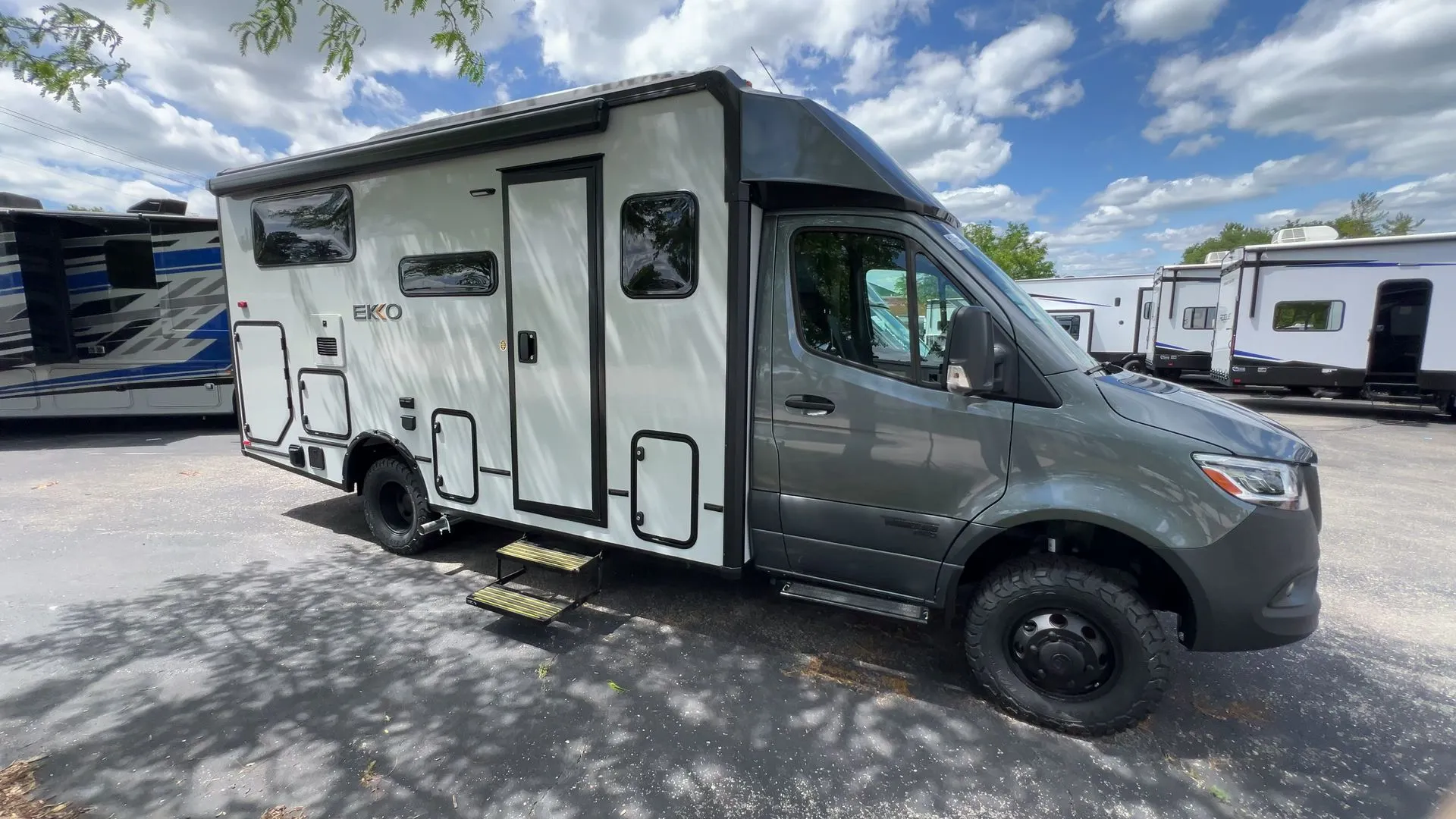 2027 Winnebago EKKO 23B - Photo 3