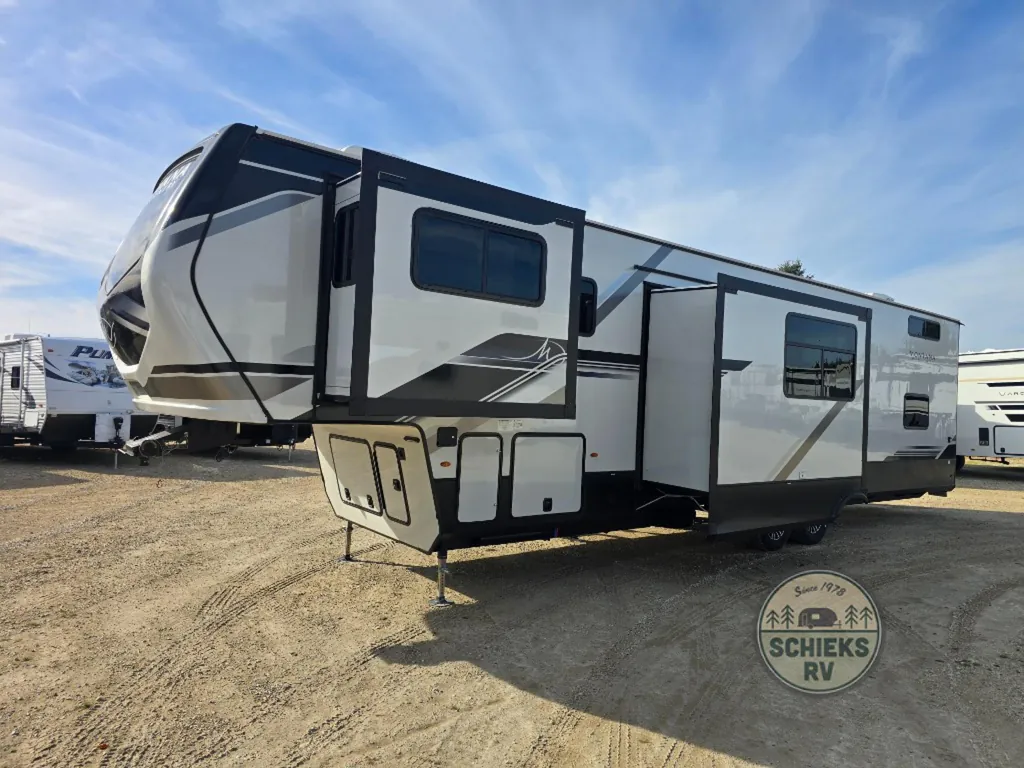 2025 Keystone Montana High Country 377FL, Photos photo 3