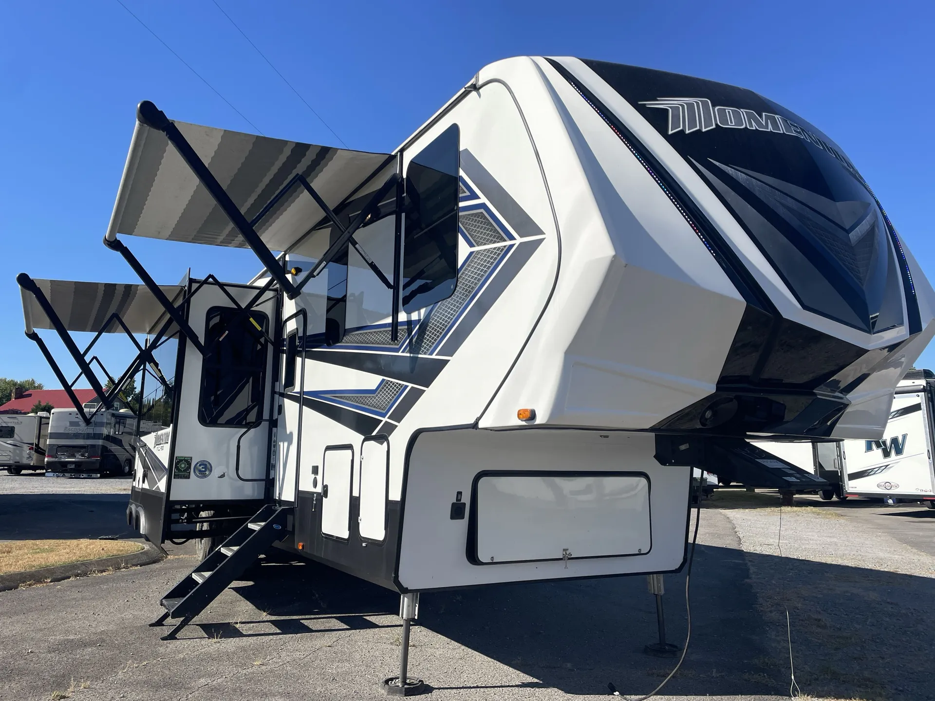 2020 Grand Design Momentum 395M - Photo 2