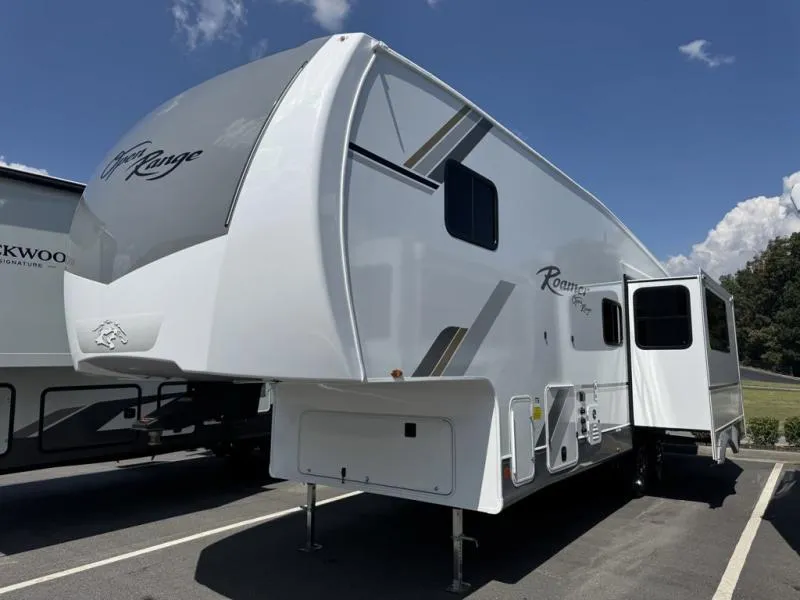 2026 Open Range RV Roamer Light Duty 28DBSS - Photo 4