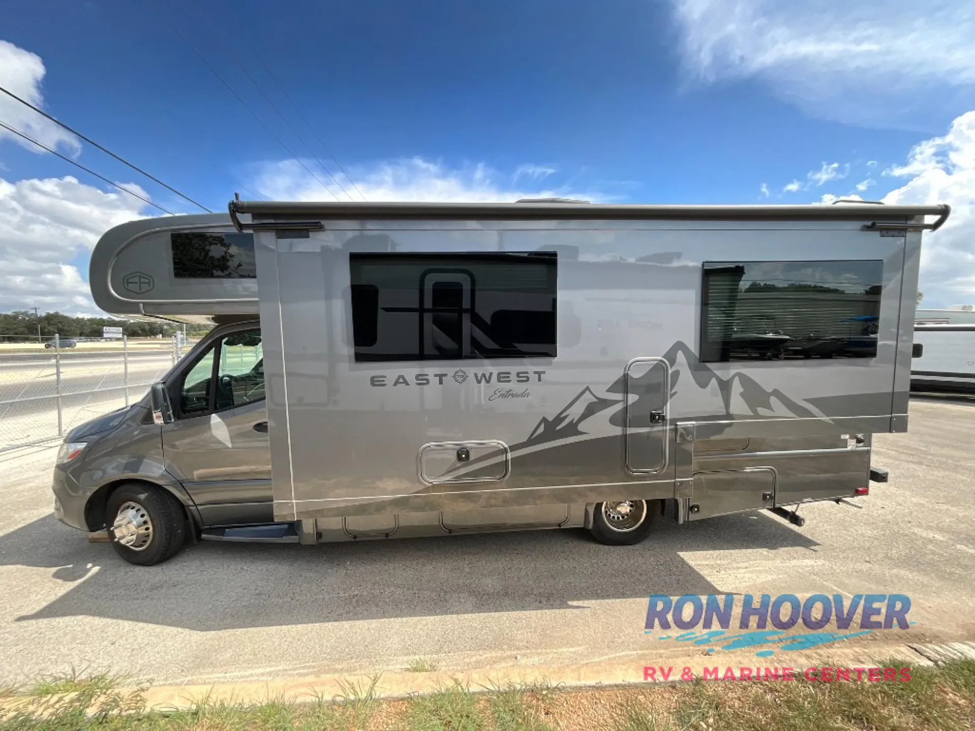 2025 East to West Entrada M-Class 24FM - Photo 4