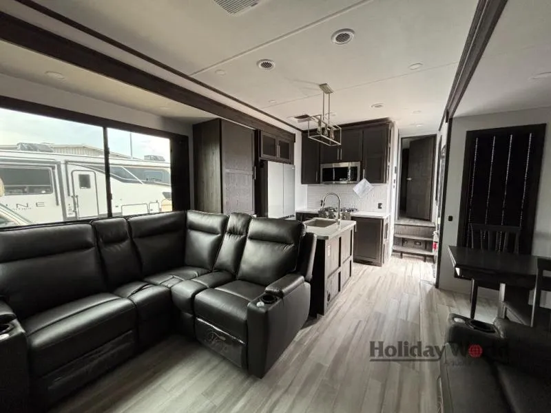 2025 Keystone Fuzion 440 - Photo 4