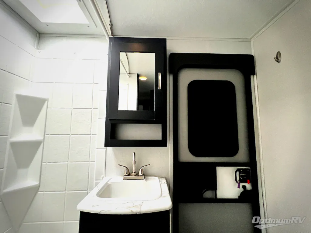 2022 Coachmen Freedom Express Select 31SE, Photos photo 15