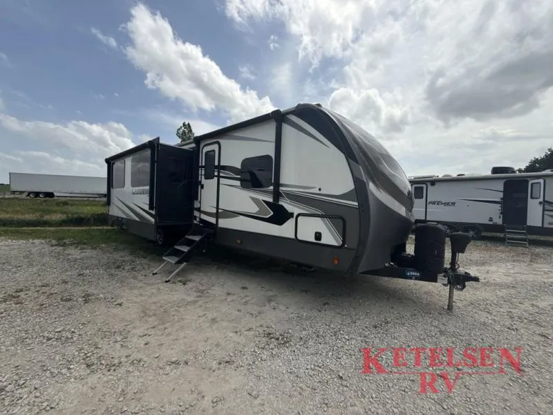 2021 Keystone Laredo 332BH - Photo 2