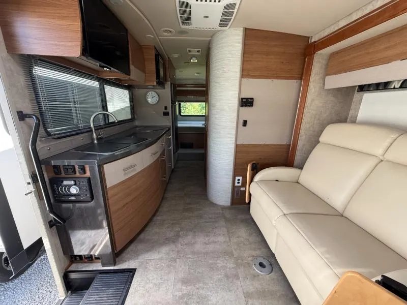 2016 Itasca Navion 24G - Photo 2