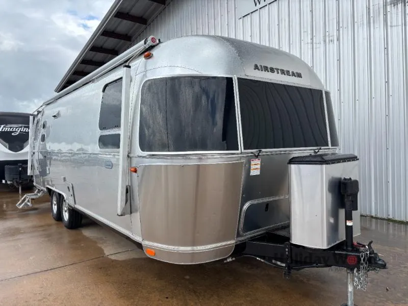 2022 Airstream Globetrotter 27FB - Photo 2
