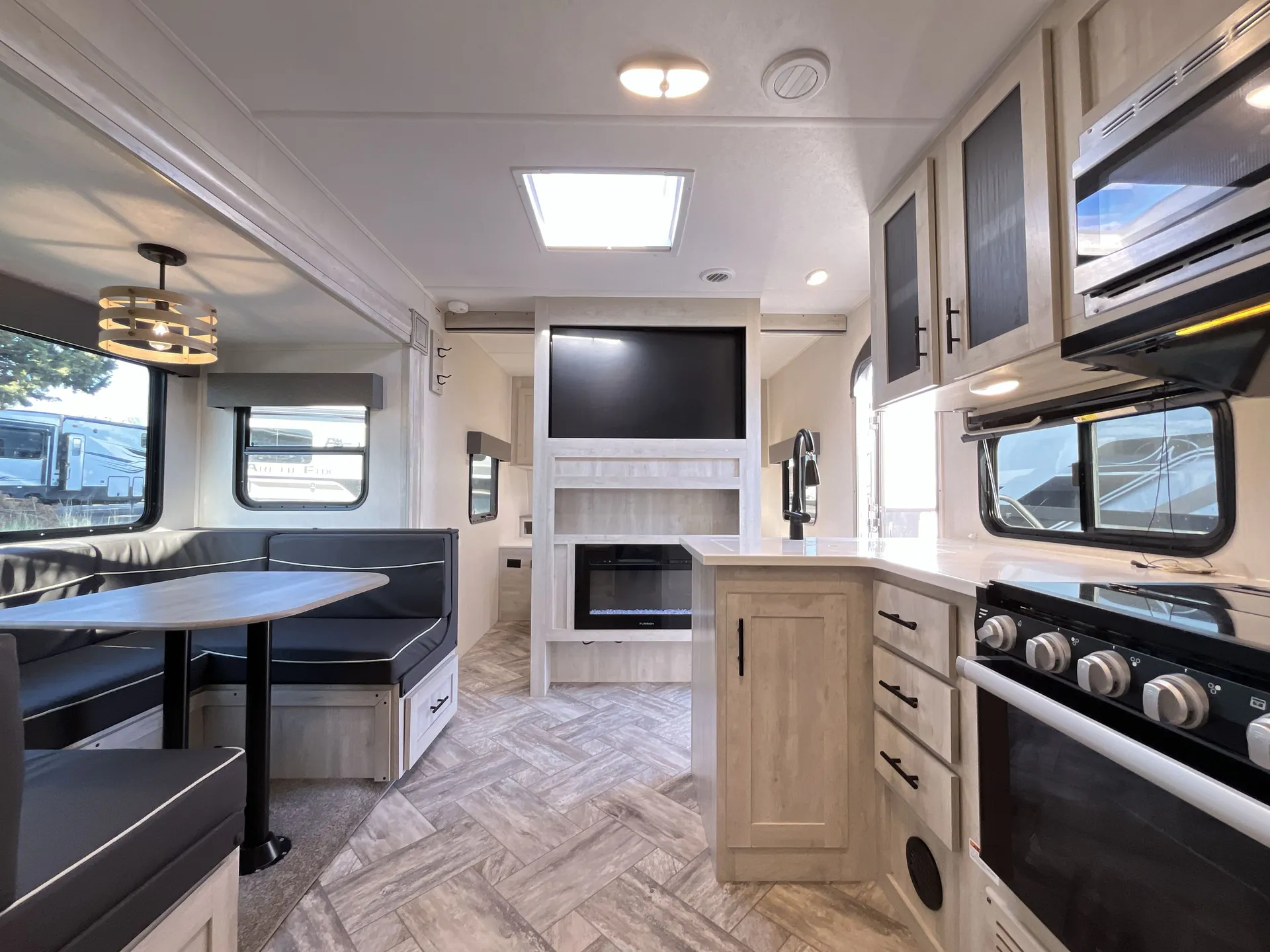 2023 Forest River Wildcat 243DBX — living area main