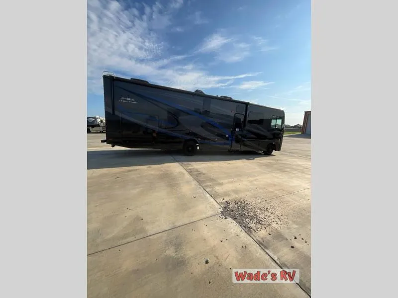 2026 Fleetwood RV Admiral 32N - Photo 4