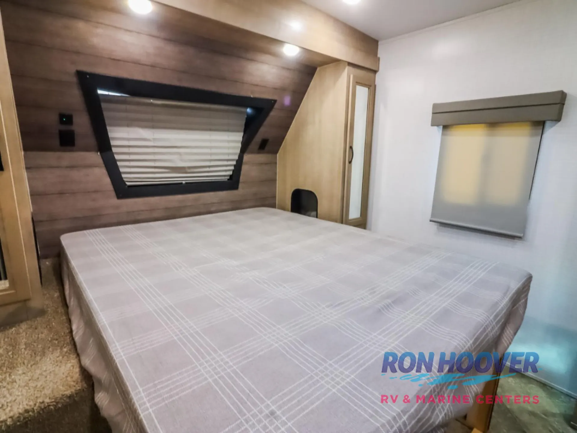 2023 Palomino Solaire 208SS - Photo 4