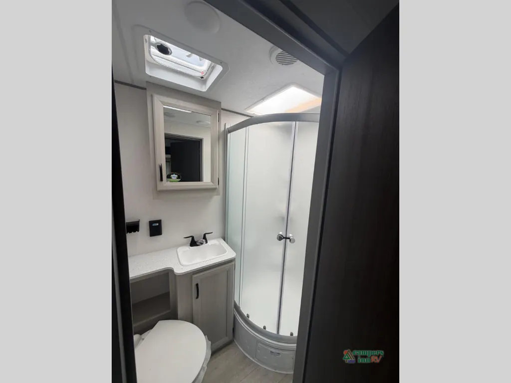 2027 Coachmen Catalina Legacy Edition 333DBDSCK, Photos photo 25