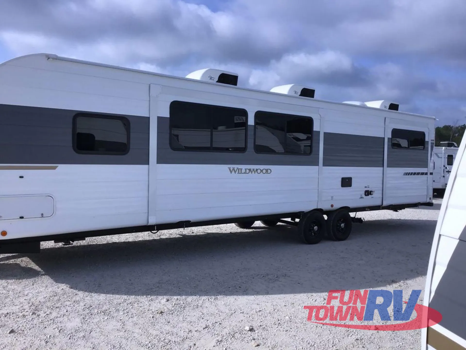 2027 Forest River Wildwood 36VBDS dealer photo 8 from Fun Town RV