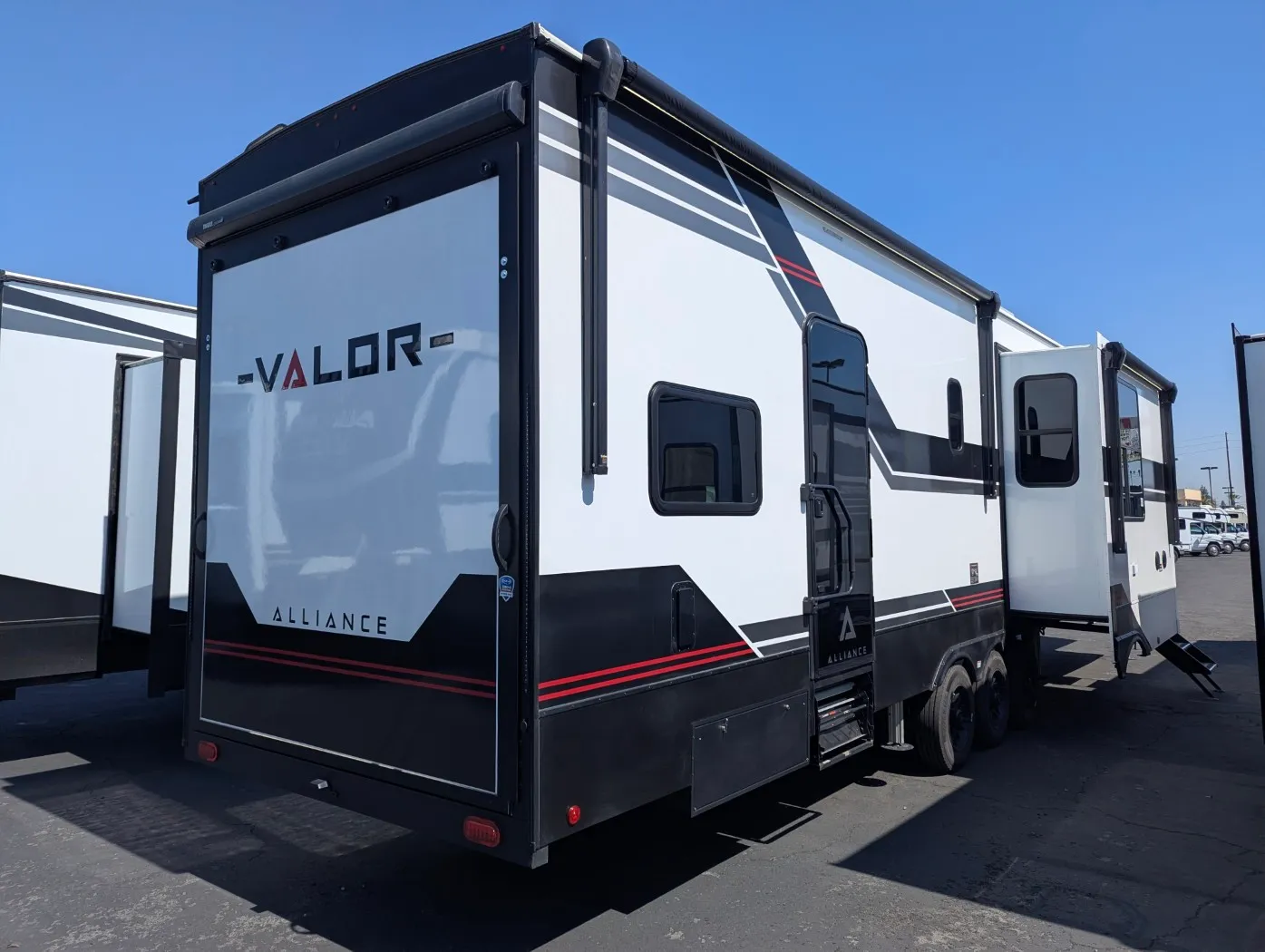 2026 Alliance RV Valor 44V14 - Photo 4