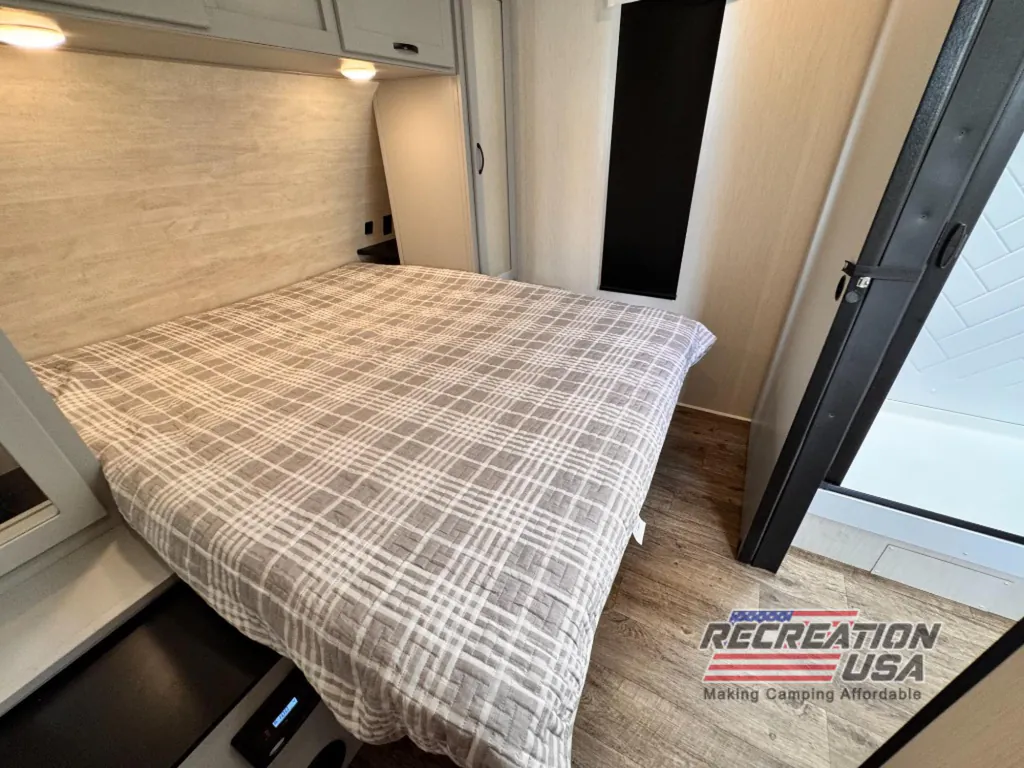 2022 Forest River Vibe 28BH, Photos photo 15