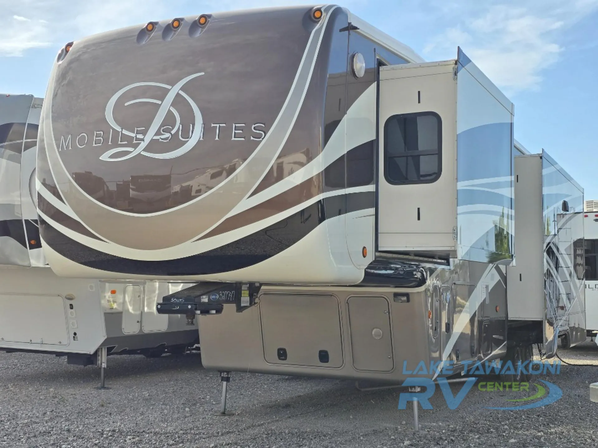 2017 DRV Mobile Suites 38RSSA - Photo 2