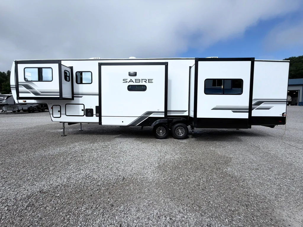 2027 Forest River Sabre 37FLH, Photos photo 4