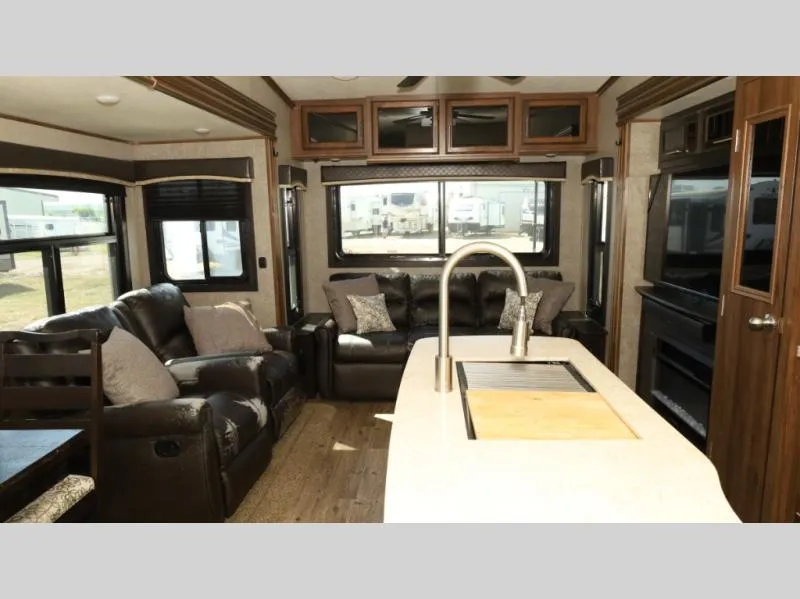 2019 Jayco Eagle 321RSTS - Photo 4