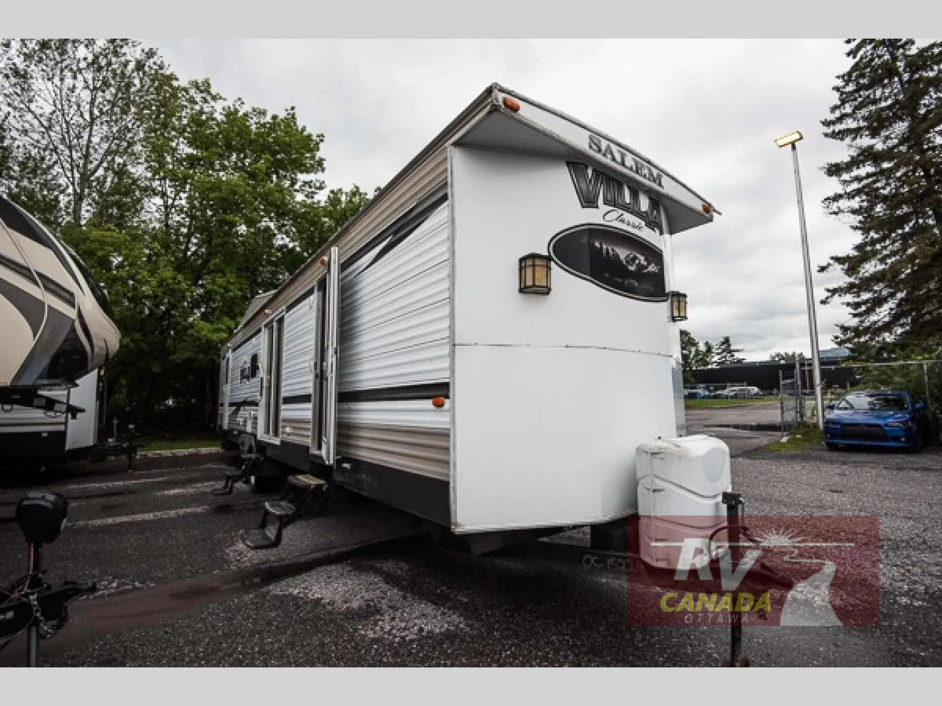 2015 Forest River Salem Villa 4002Q - Photo 2