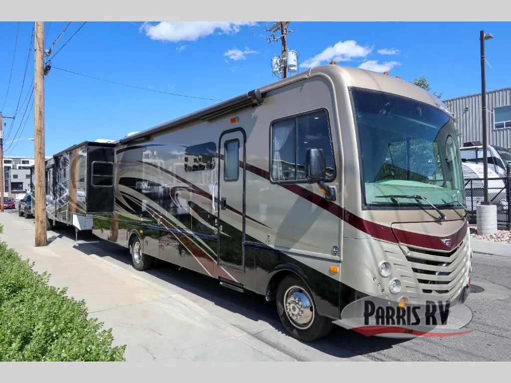 2017 Fleetwood RV Storm 32A - Main photo