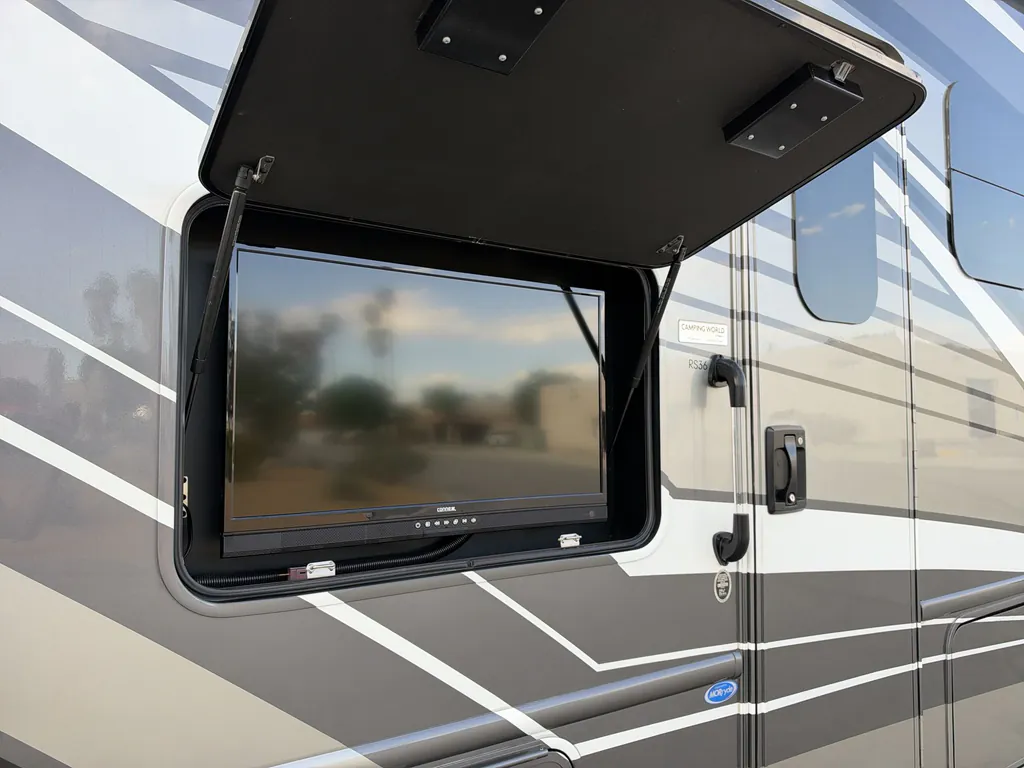2023 Thor Motor Coach Magnitude RS36, Photos photo 9