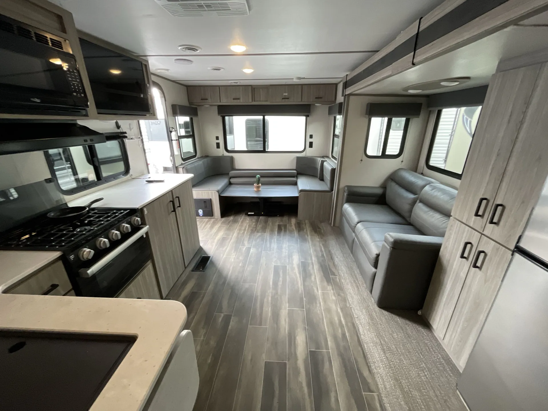 2022 Keystone Passport SL Series 252RD — living area main