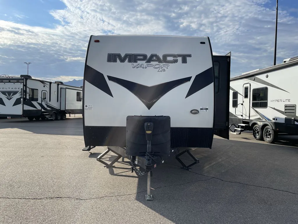 2018 Keystone Impact 28V - Photo 2